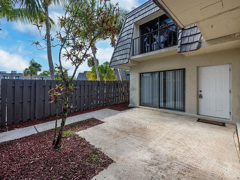 1755 N Congress Ave — Photo 5