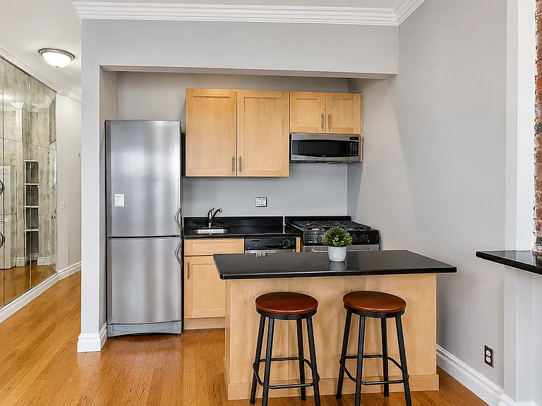 53 Leroy St #Penthouse 5D — Photo 2