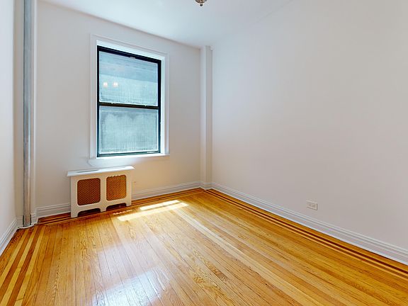 4th image of 245 W 51st St APT 803