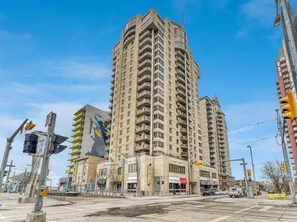 683 E 10th St SW #701, Calgary, AB T2P 5G3