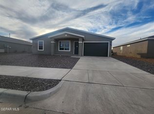 1009 Cattail Ln, Horizon City, TX 79928
