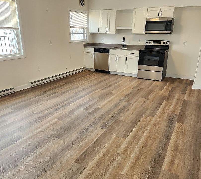 1st image of 39 Ash St #C