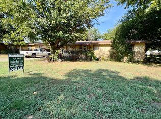 105 Gleese St, Graham, TX 76450