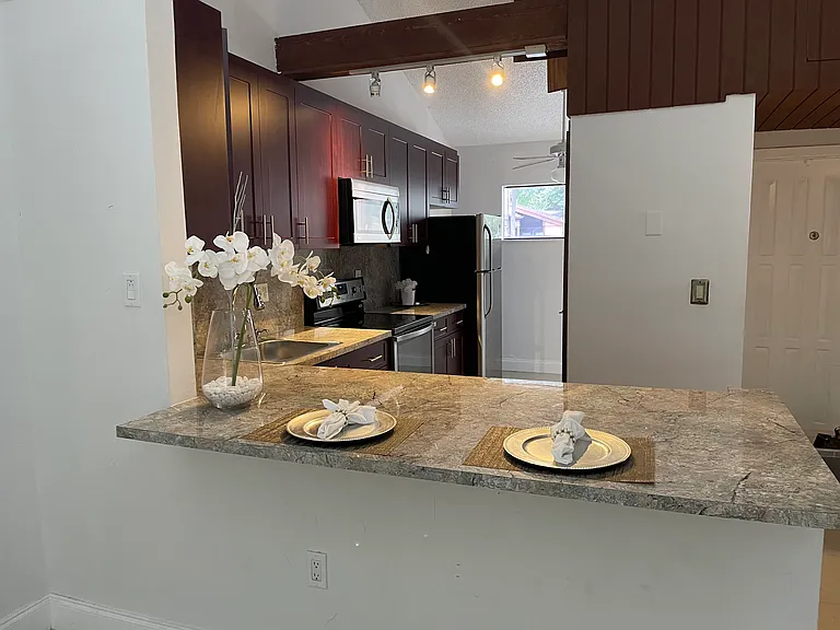 1712 NW 74th Ave #28 — Photo 4