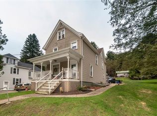 125 Spanish Villa Dr, Jeannette, PA