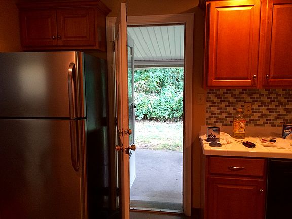 Remodeled Kitchen/Back Patio
