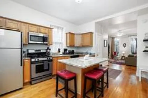 1414 W Fletcher St #1R — Photo 5