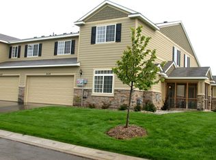 9140 Fox Ct, Victoria, MN 55386