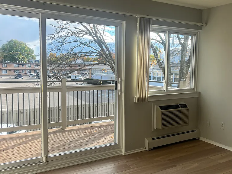 3134 Greenfield Rd #7A — Photo 4