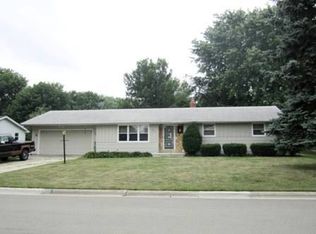 534 Floral Dr, Green Bay, WI 54301