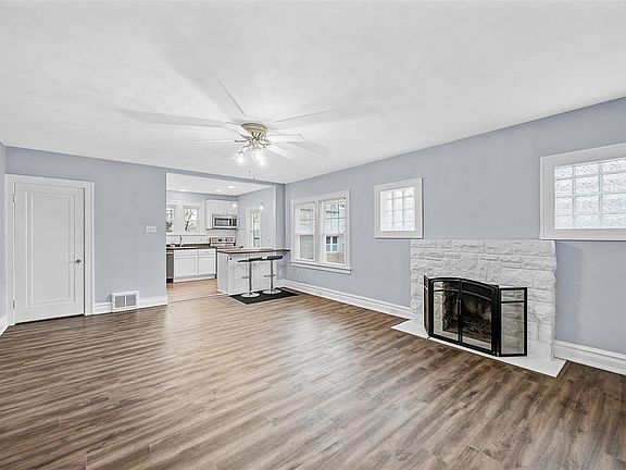3rd image of 7609 Comfort Ave