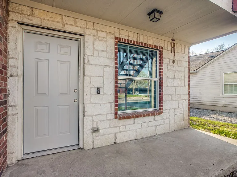 1008 Canal St — Photo 14