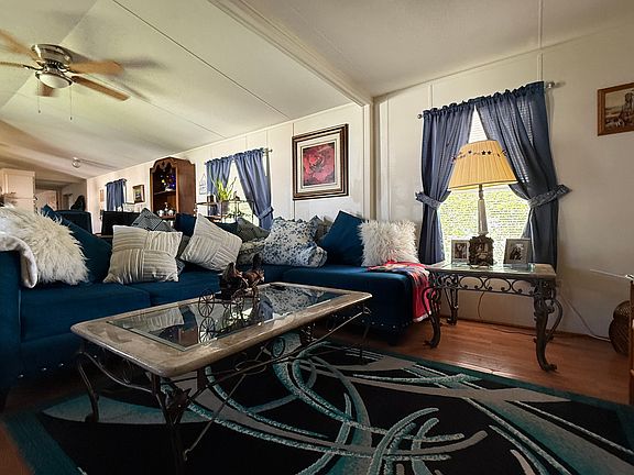 2nd image of 1703 Magnolia Ave Unit B