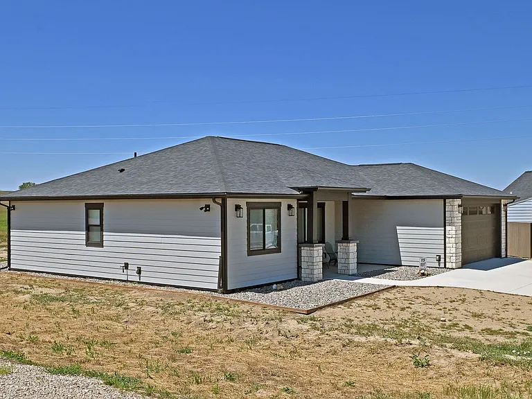 1495 Oxbow Dr — Photo 11