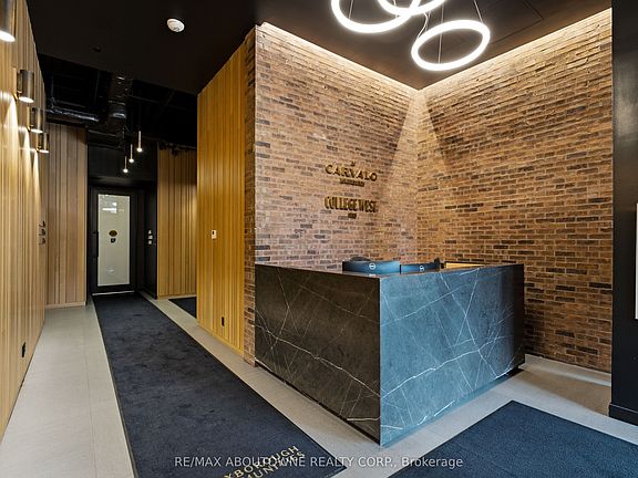 3rd image of 899 College St #Penthouse 618
