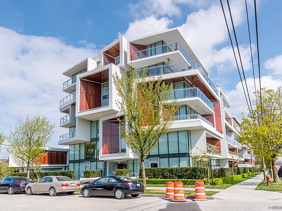 2nd image of 5688 Willow St #203
