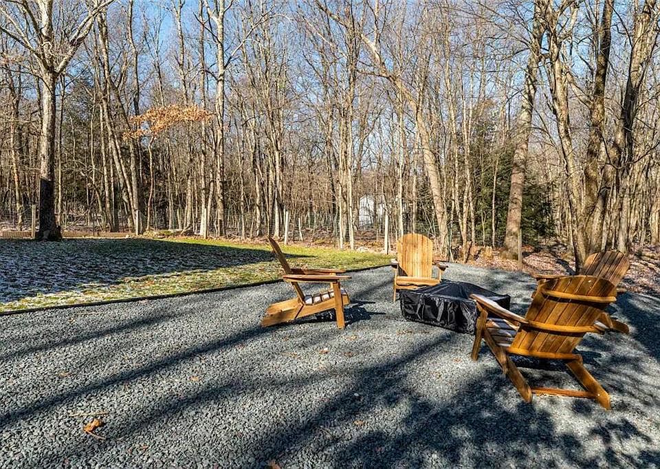 81 Narragansett Trl, Albrightsville, PA 18210 Zillow