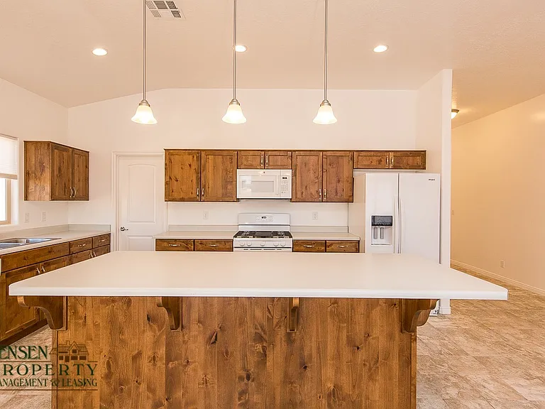 593 N Sage Crest Dr — Photo 9