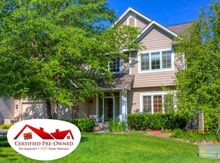 8941 Highland Oaks Dr, Johnston, IA 50131