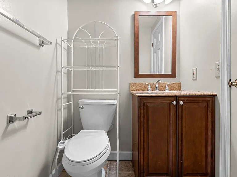 584 Hope St #7 — Photo 24