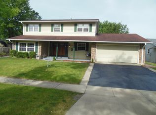 30 Smethwick Ln, Elk Grove Village, IL 60007