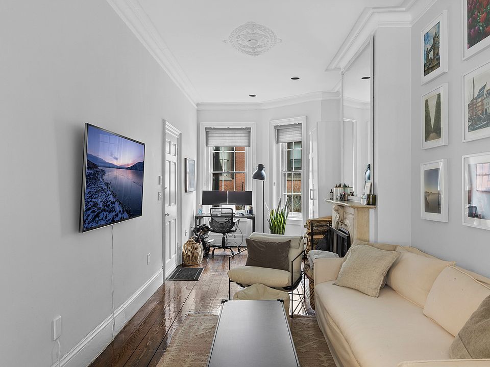 1st image of 4 Cazenove St #1