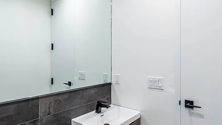 Rented by Nooklyn NYC LLC | media 37