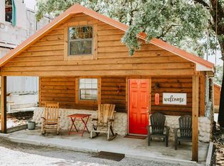 214 E Lake Dr, Medicine Park, OK 73557