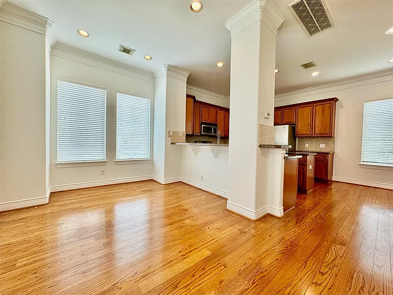 4507 Crawford St — Photo 18