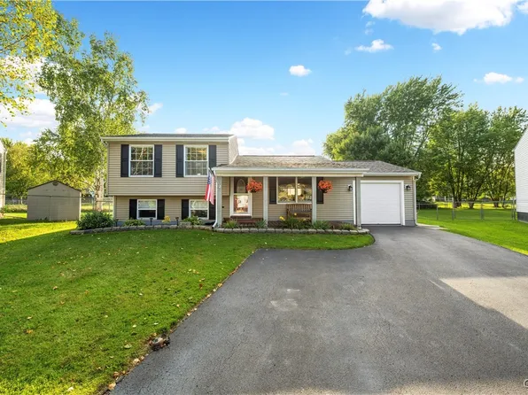 8142 Fornova Cir, Clay, NY 13041