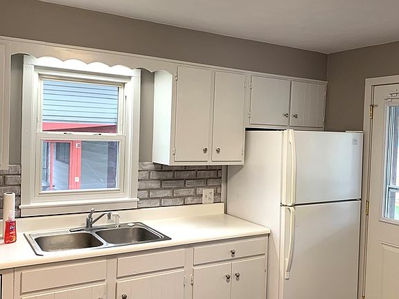 2nd image of 101 N Hulett Ave