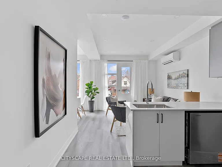 587 Oakwood Ave #3 — Photo 2