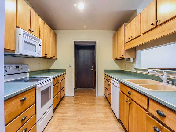 4th image of 10721 Pennyback Park Dr NE