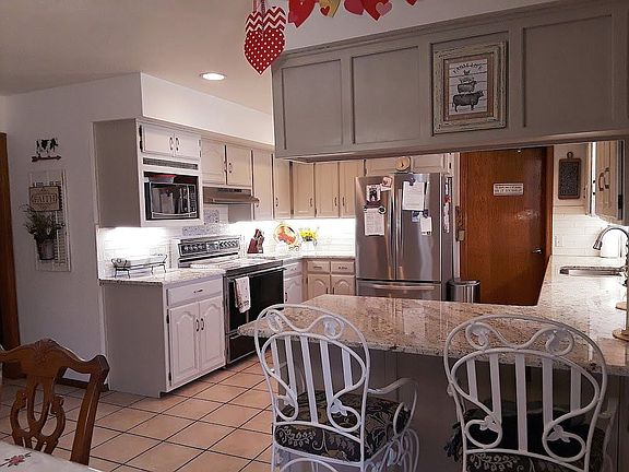 4th image of 10801 Bluestem Dr