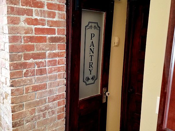 4th image of 219 Broadwater Ave