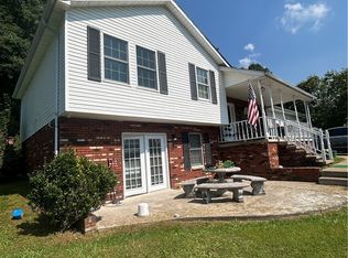 110 Piney Ln, Madison, WV 25130