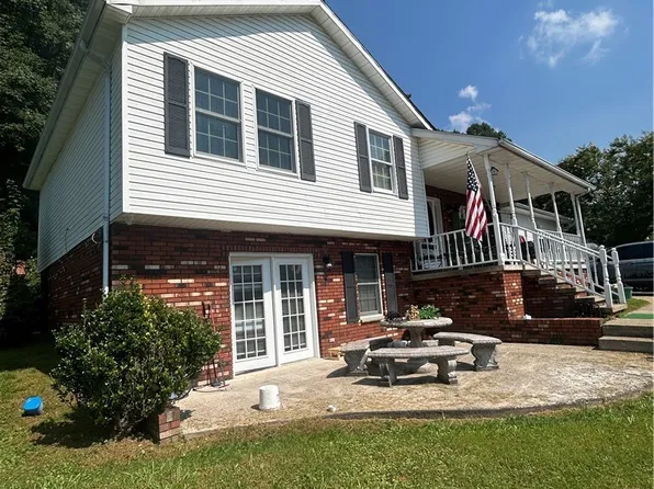 110 Piney Ln, Madison, WV 25130