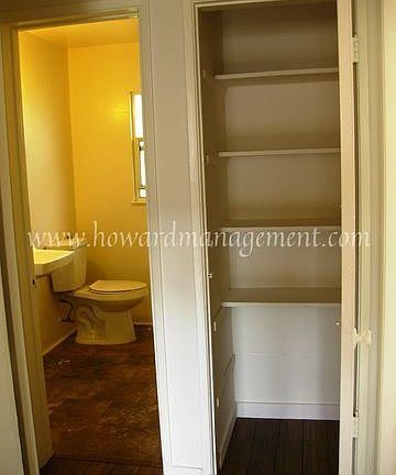5th image of 1924 Cloverfield Blvd APT 9