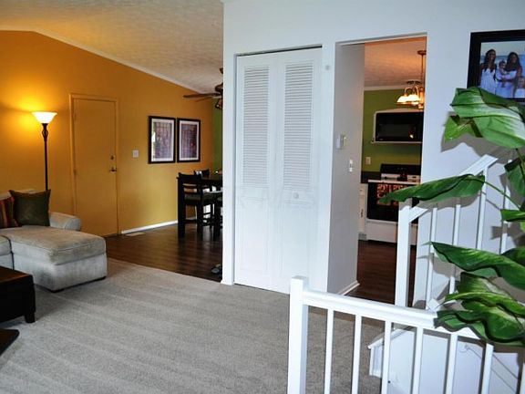 4th image of 3992 Hendron Ct