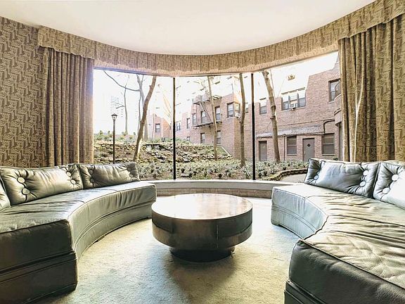 3rd image of 6910 Yellowstone Blvd APT 404