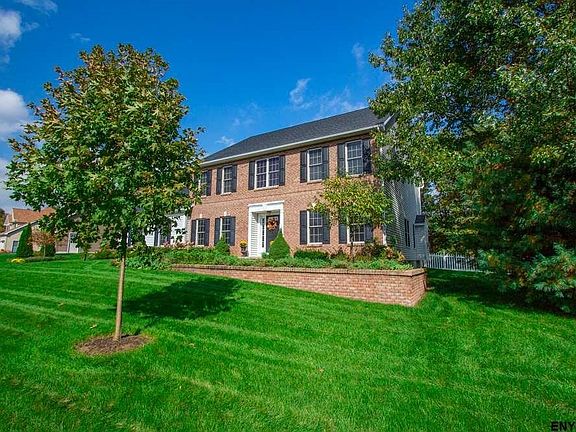 3rd image of 8 Cygnet Cir