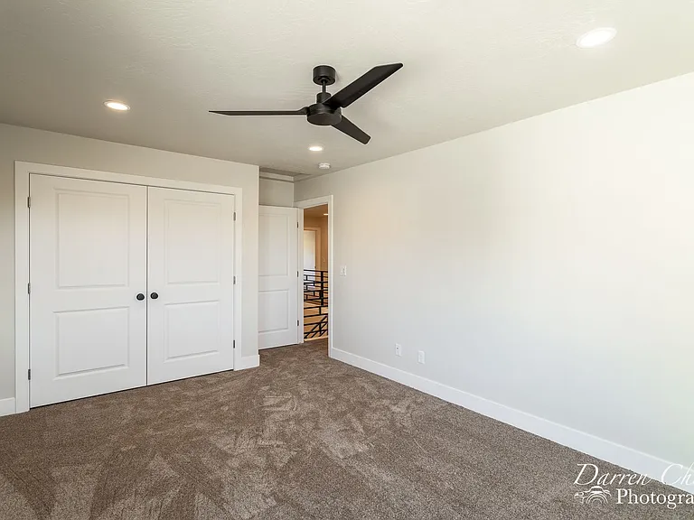 134 N 240 E — Photo 32