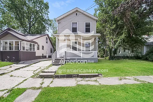 210 E Maywood Ave Photo 1