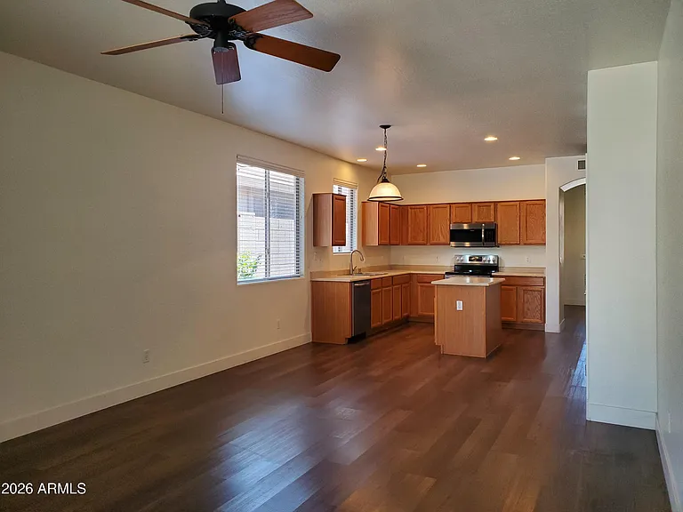 2430 E Darrel Rd — Photo 23