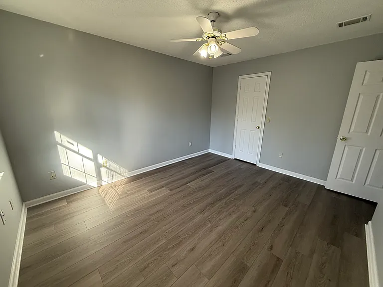 112 NE Jamey Ln — Photo 10