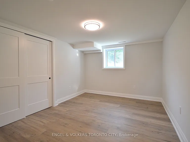 139 Queen St #BASEMENT — Photo 7