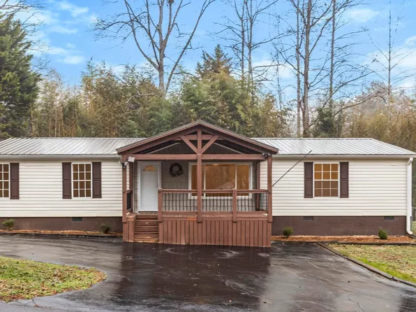 24 Layton Dr, Greenville, SC 29617