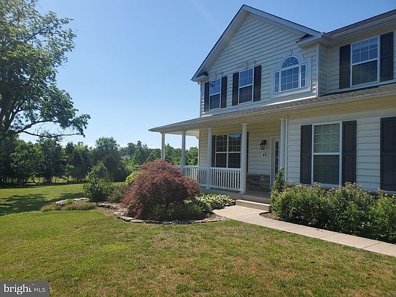 4th image of 40 Rhonda Ct