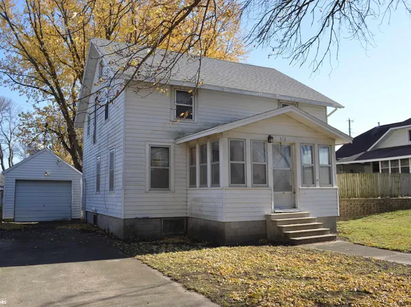 312 S Main St, Buffalo Center, IA 50424