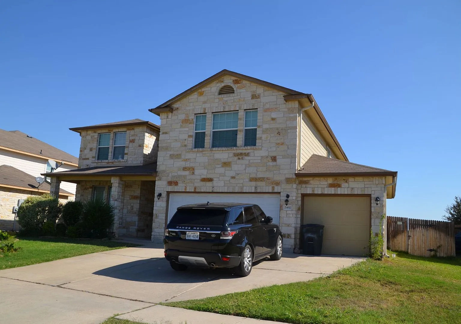 Huge 5 Bedroom, 3 Living, 3 Full Bath Home Near Fort Hood! — Photo 2